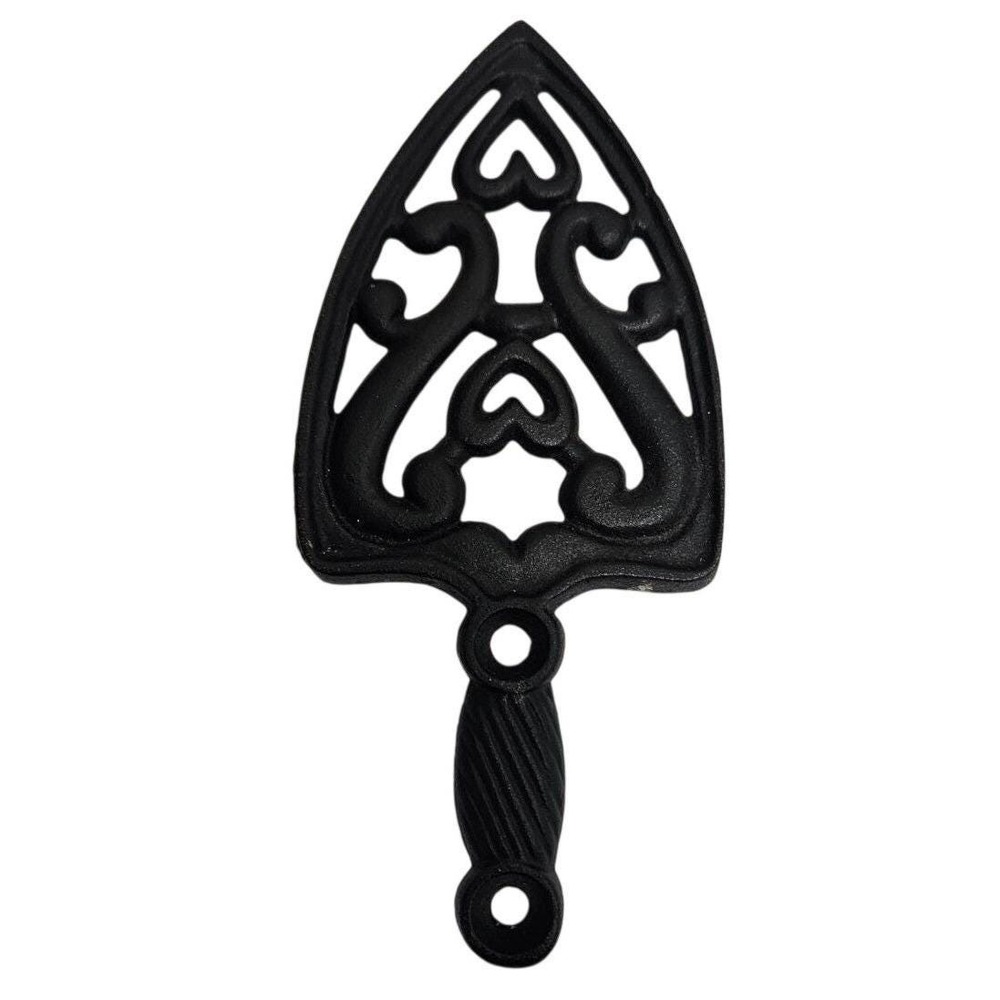 Wilton Vintage Cast Iron Trivet Black Sad Iron Shape Heart Scroll Filigree 8.5"